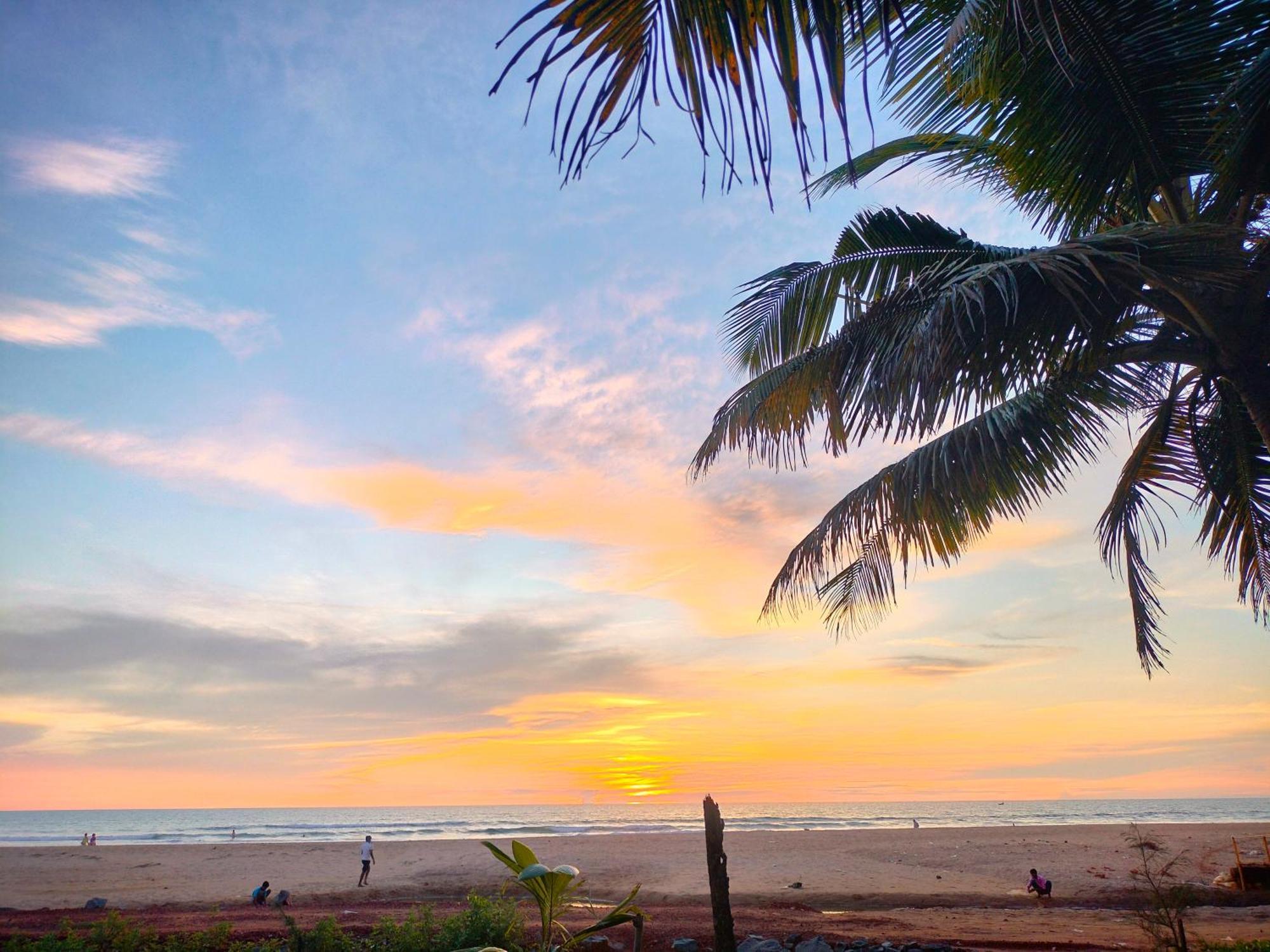 Revibe Beach Hostel Gokarna Gokarna  Buitenkant foto