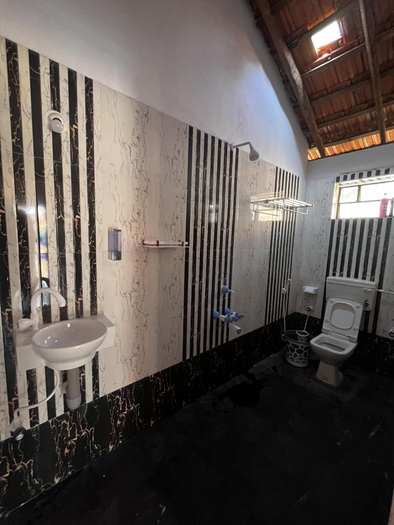 Revibe Beach Hostel Gokarna Gokarna  Buitenkant foto