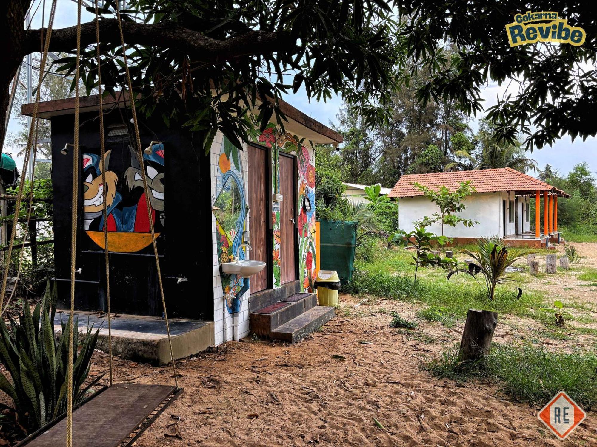 Revibe Beach Hostel Gokarna Gokarna  Buitenkant foto